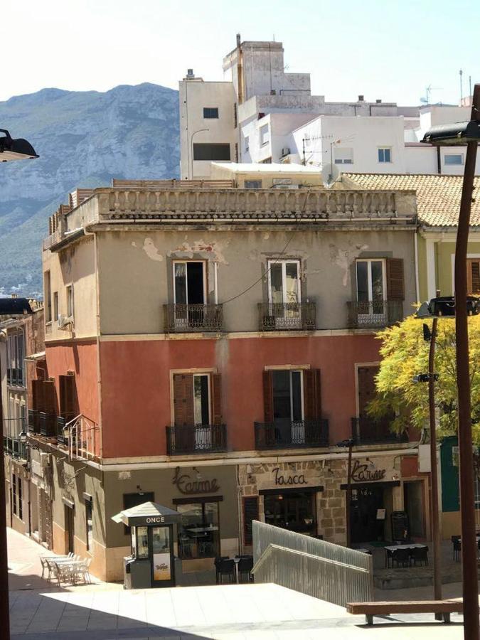 Estudios Ramon Llull Dénia Exterior foto