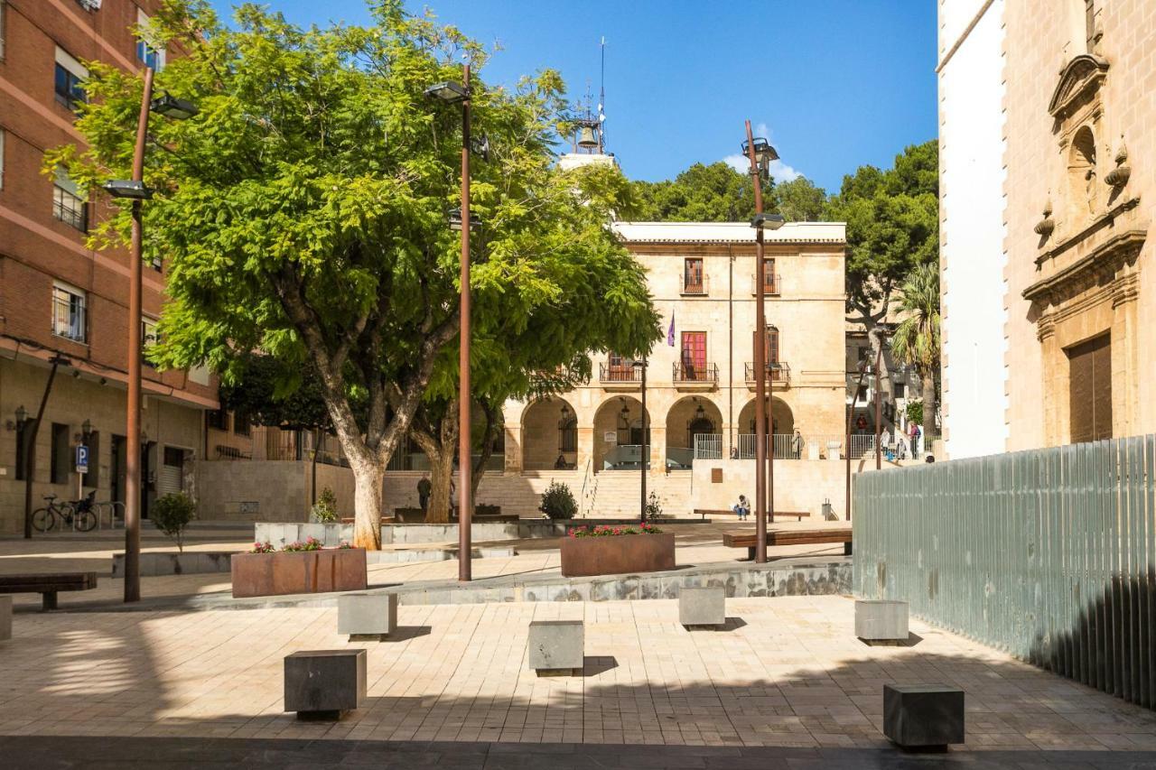 Estudios Ramon Llull Dénia Exterior foto